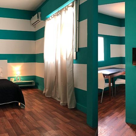 Defensa 821 Bed And Breakfast Buenos Aires Esterno foto